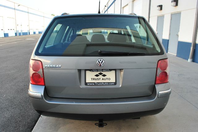 Volkswagen Passat 2004 photo 31