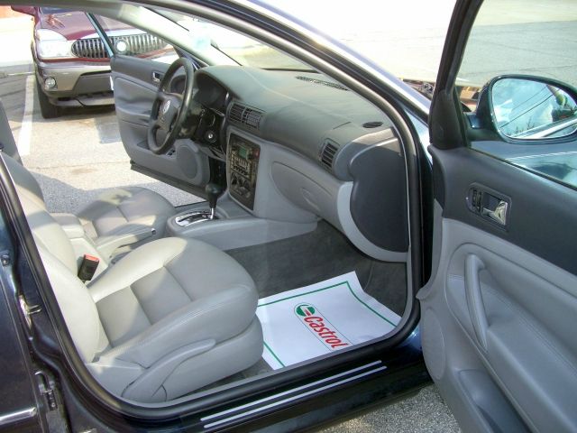 Volkswagen Passat 2004 photo 12