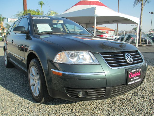 Volkswagen Passat FWD 4dr Sport Wagon