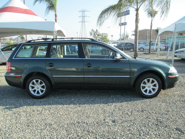 Volkswagen Passat 2004 photo 2