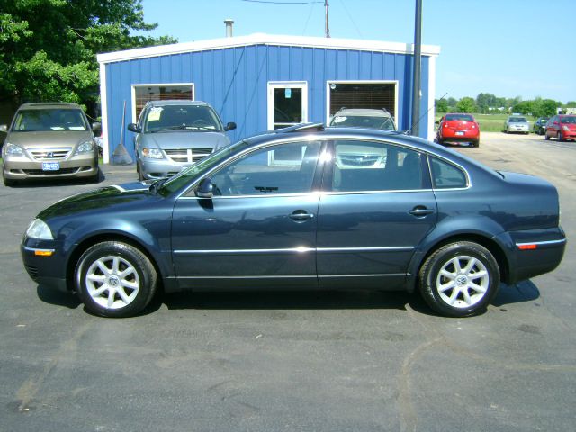 Volkswagen Passat 4dr Sdn W/luxury Appearance Sedan