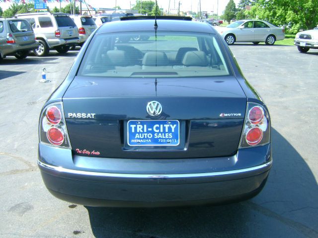 Volkswagen Passat 2004 photo 1