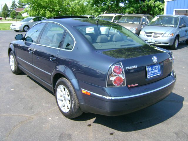 Volkswagen Passat 2004 photo 3