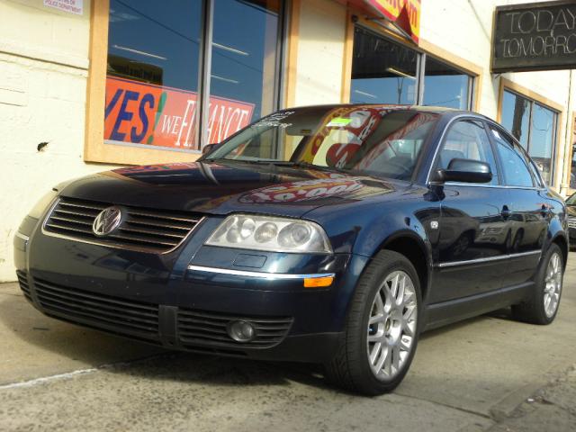 Volkswagen Passat 2004 photo 1