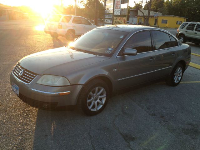 Volkswagen Passat 2004 photo 2