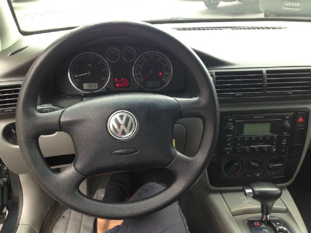 Volkswagen Passat 2004 photo 4