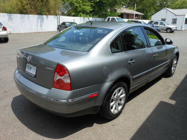 Volkswagen Passat 2004 photo 5