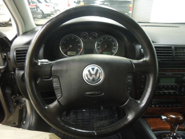 Volkswagen Passat 2004 photo 12