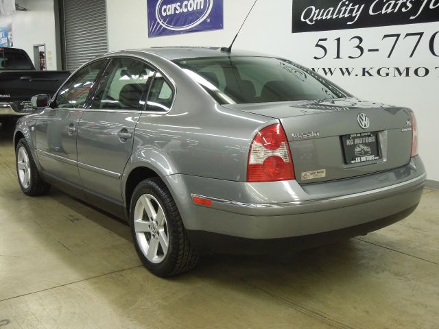 Volkswagen Passat 2004 photo 17