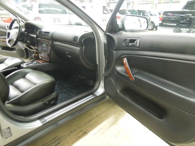 Volkswagen Passat 2004 photo 23