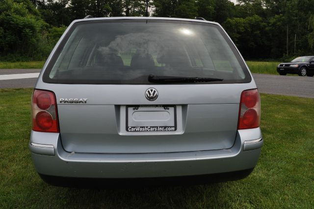 Volkswagen Passat 2004 photo 1