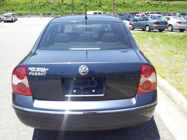 Volkswagen Passat 2004 photo 1