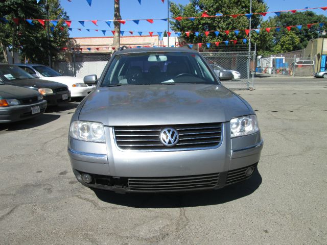 Volkswagen Passat 2004 photo 2