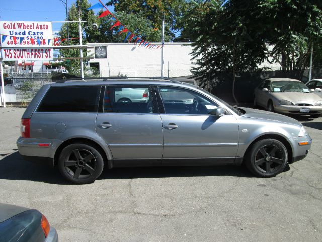 Volkswagen Passat 2004 photo 4