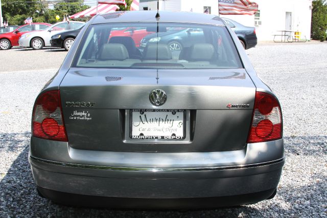 Volkswagen Passat 2004 photo 1