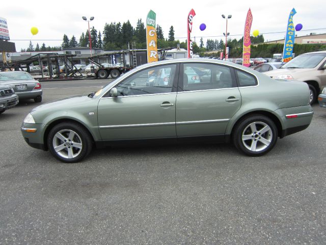 Volkswagen Passat 2004 photo 1