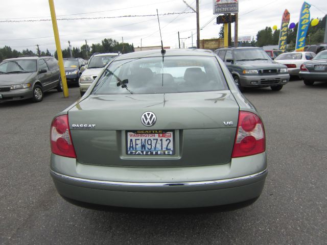 Volkswagen Passat 2004 photo 2