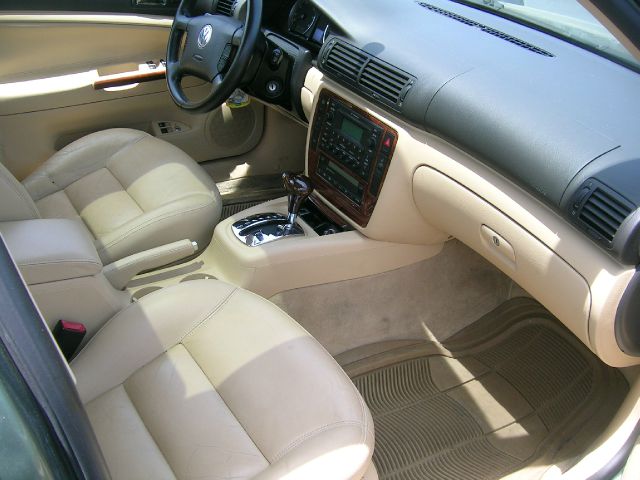 Volkswagen Passat 2004 photo 1