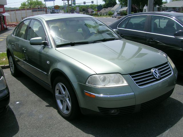 Volkswagen Passat 2004 photo 2