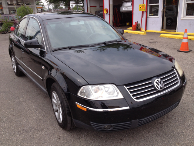 Volkswagen Passat 2004 photo 2