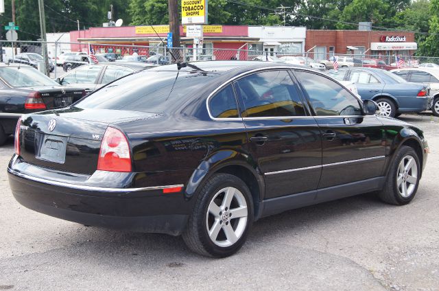 Volkswagen Passat 2004 photo 29