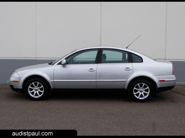 Volkswagen Passat 2004 photo 1