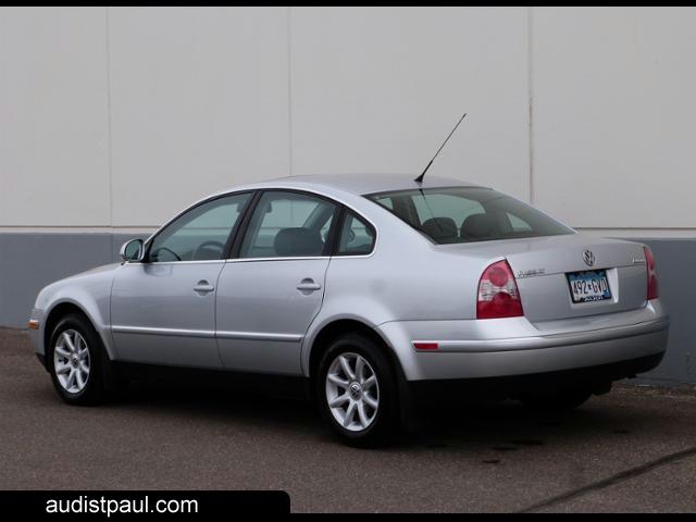 Volkswagen Passat 2004 photo 2