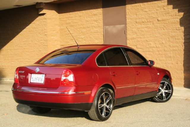 Volkswagen Passat 2004 photo 1