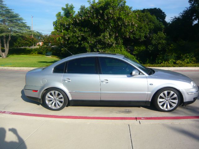 Volkswagen Passat 2004 photo 1