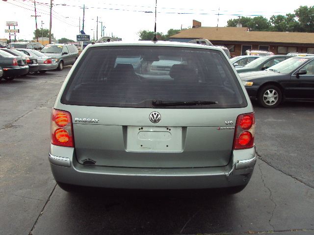 Volkswagen Passat 2004 photo 1