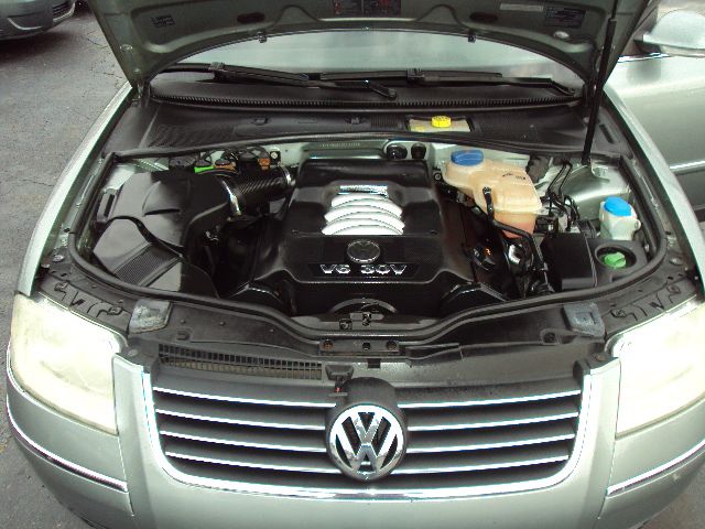 Volkswagen Passat 2004 photo 12