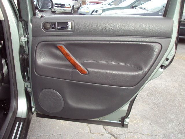 Volkswagen Passat 2004 photo 15