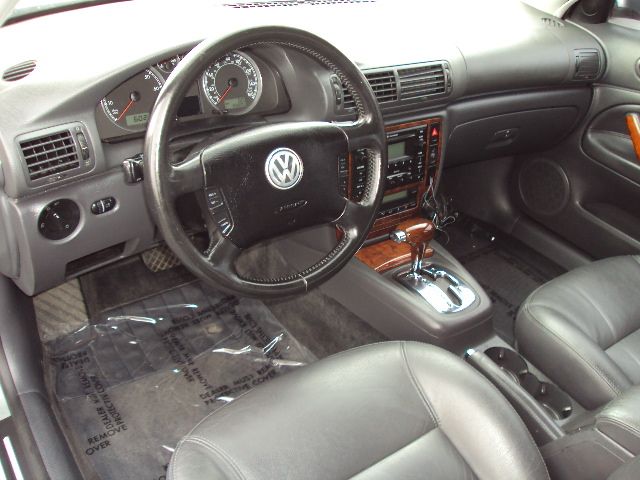 Volkswagen Passat 2004 photo 19