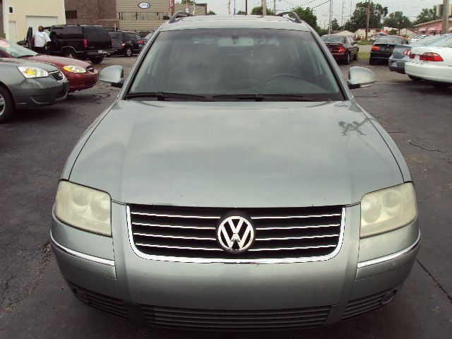 Volkswagen Passat 2004 photo 22