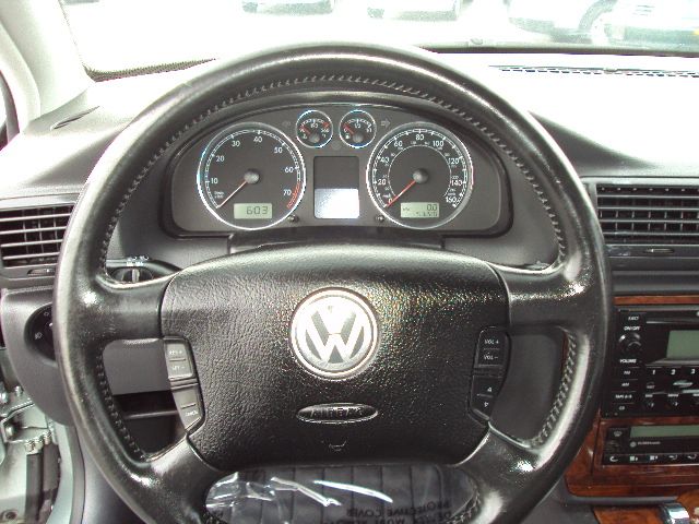 Volkswagen Passat 2004 photo 24