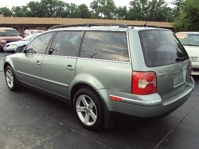 Volkswagen Passat 2004 photo 4