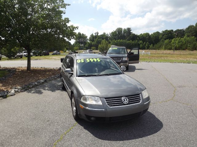 Volkswagen Passat FWD 4dr Sport Wagon