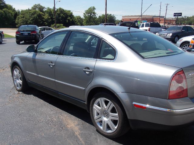 Volkswagen Passat 2005 photo 2