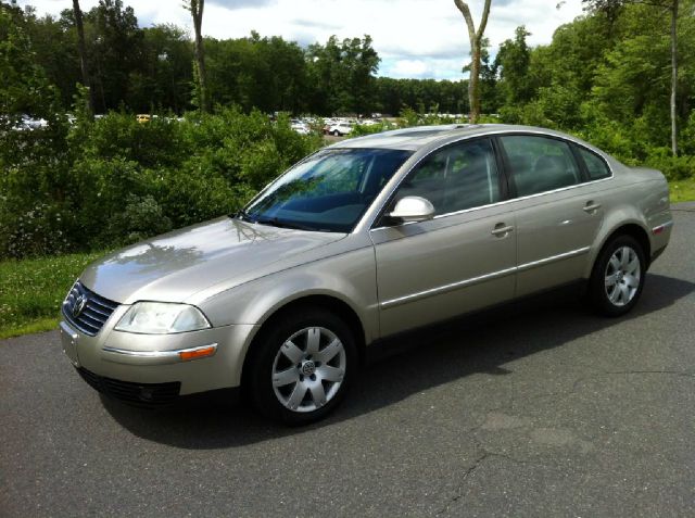 Volkswagen Passat 2005 photo 2