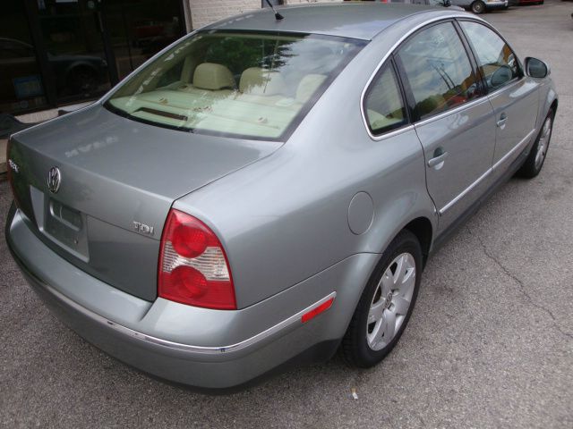 Volkswagen Passat 2005 photo 13