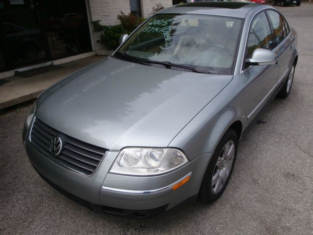 Volkswagen Passat 2005 photo 16