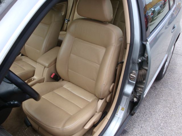 Volkswagen Passat 2005 photo 17