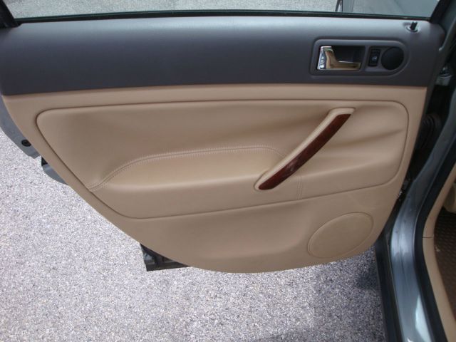 Volkswagen Passat 2005 photo 9