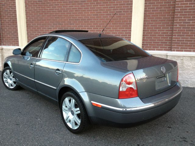 Volkswagen Passat 2005 photo 1