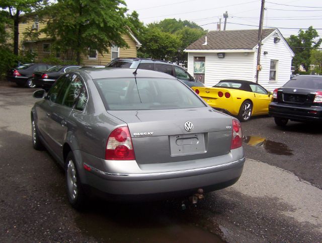 Volkswagen Passat 2005 photo 10