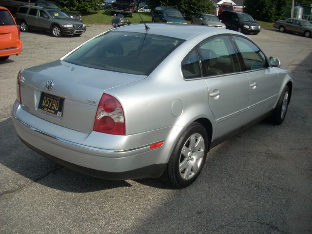 Volkswagen Passat 2005 photo 1