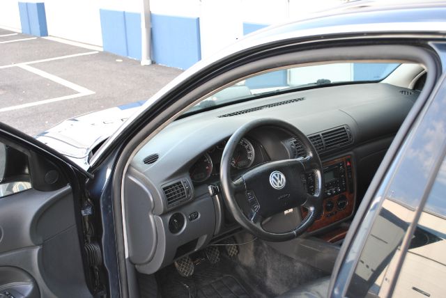 Volkswagen Passat 2005 photo 18