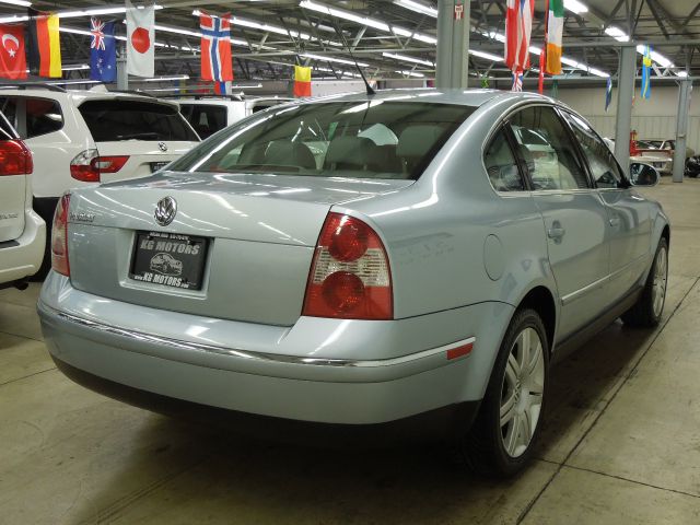 Volkswagen Passat 2005 photo 21