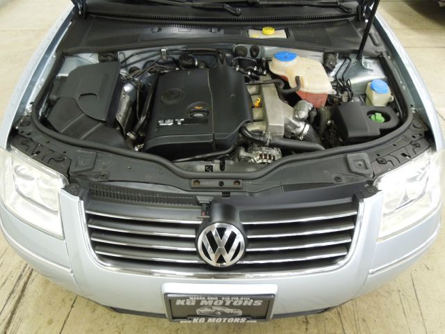 Volkswagen Passat 2005 photo 24