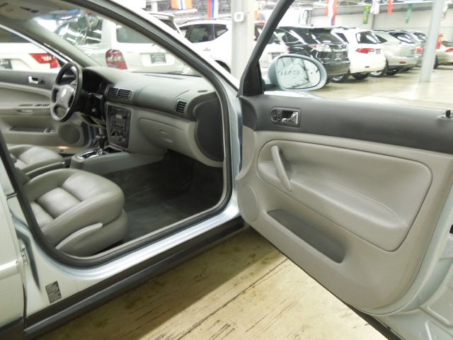 Volkswagen Passat 2005 photo 27